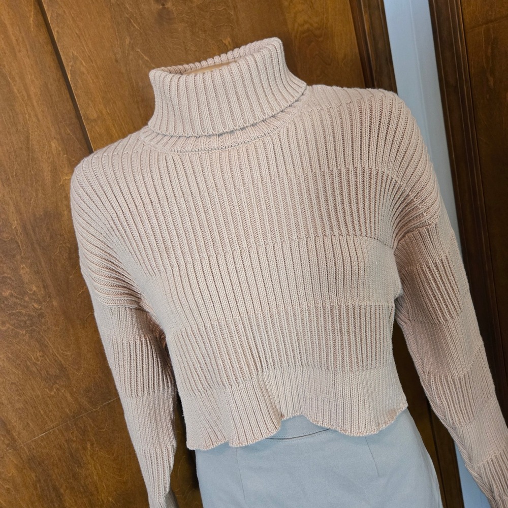 L.A. Hearts Cropped Turtleneck Sweater Womens‎ Medium Tan Excellent Ribbed Knit